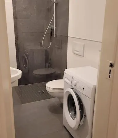 Schoene In Гёрлиц